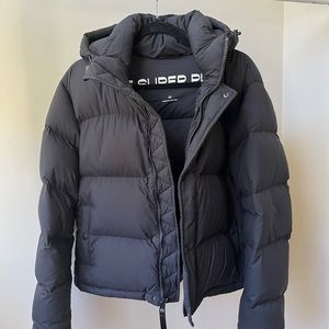 ARITZIA SHORT SUPER PUFF